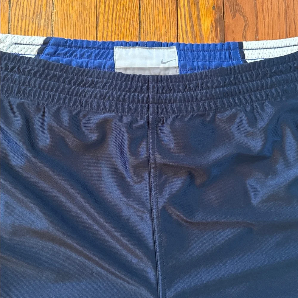 Y2K Nike Vintage Reversible Basketball Shorts - Picture 10 of 14